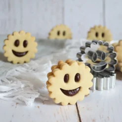 Scrapcooking Emporte-Pièces^2 emporte-pièces en inox sourire smile -
